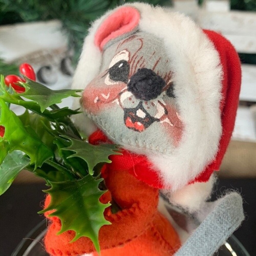 Vintage Annalee Christmas Mouse in Orange Fur Trim Dress Holding Holly